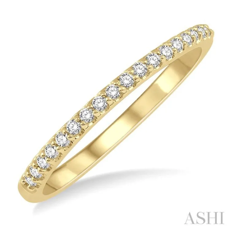 1/6 ct Round Cut Diamond Wedding Band in 14K Yellow Gold