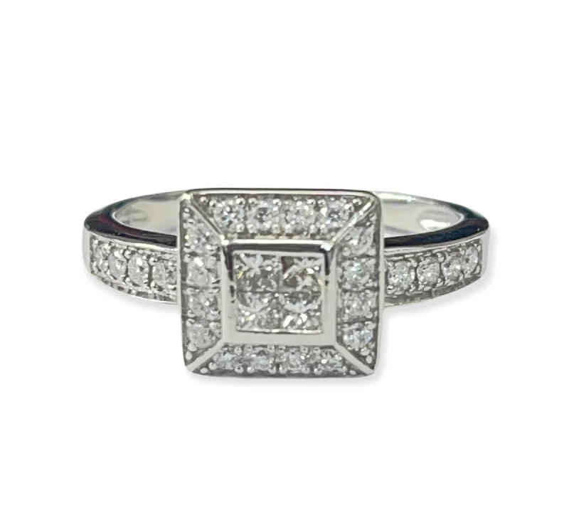 Round Brilliants and Princess Legacy Diamond Ring White Gold 14kt